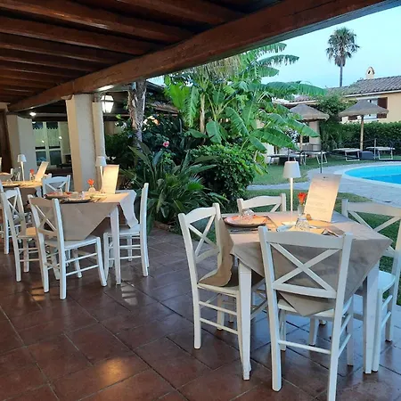 Le Bouganville 3* Вилласимиус
