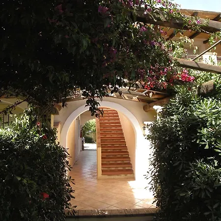 Le Bouganville Вилласимиус