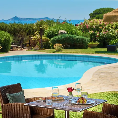 Le Bouganville And Ξενοδοχείο 4*